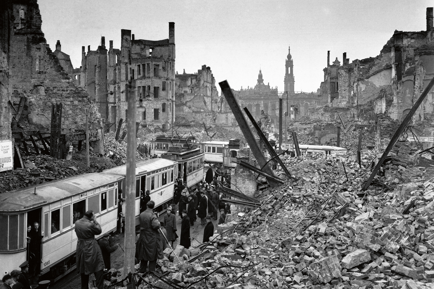 Förstörd stad efter kriget